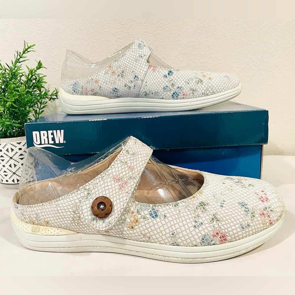 💥3/$50 DREW Juniper White Snake-Print Leather Clogs Sneakers Floral Design | EUC